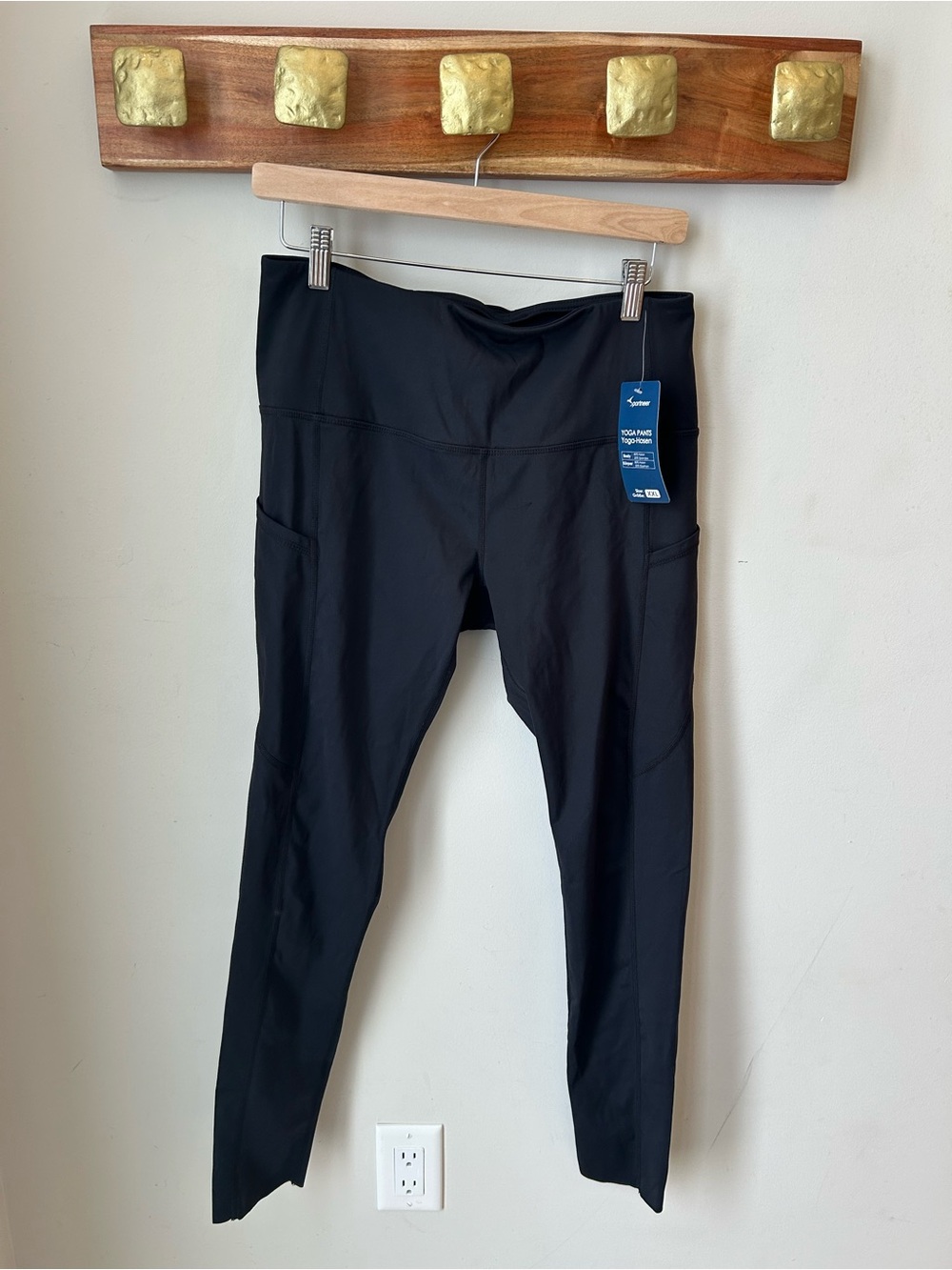 BNWT Black High-Waist Active Leggings with Side Pockets Size XXL